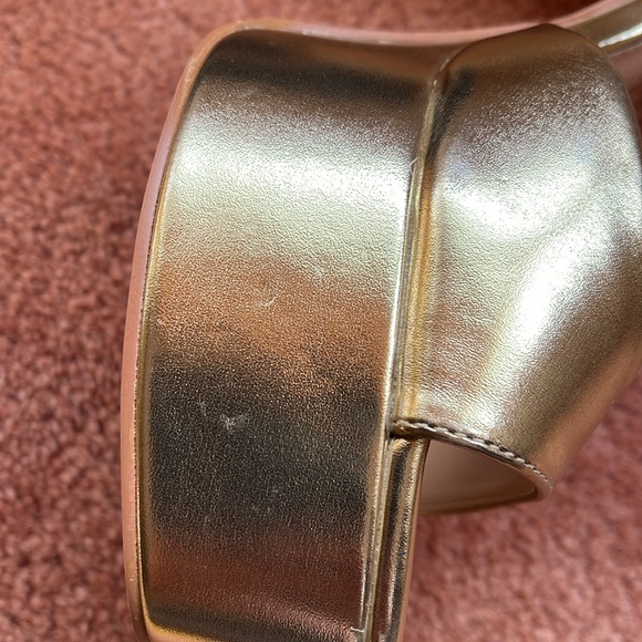 Lulus gold dressy /wedding shoes almost new - Picture 14 of 17